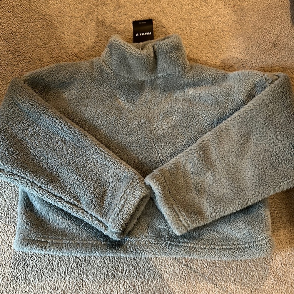Women’s Crop top pullover